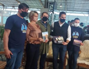 Comitiva de Encantado divulga atrativos turísticos na Expointer