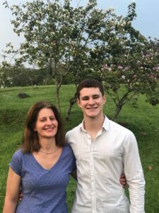 UMA HISTÓRIA ENTRE MÃE E FILHO – CONHEÇA A DELAZERI SHOW E EVENTOS