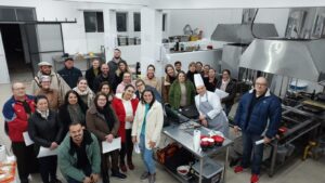ACI-E oportuniza qualificação em gastronomia