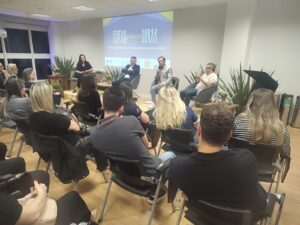 Empresários relatam experiências profissionais em evento da AJEV