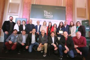 ACI-E recebe homenagem da Federasul pelos 85 anos