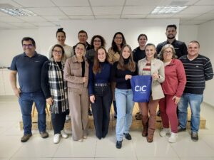 ACI-E recebe integrantes da CIC Caxias para troca de experiências sobre núcleos setoriais