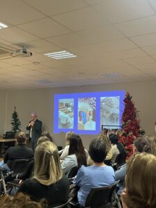 Terceira oficina do Núcleo do Comércio Varejista da ACI-E reúne lojistas e empreendedores